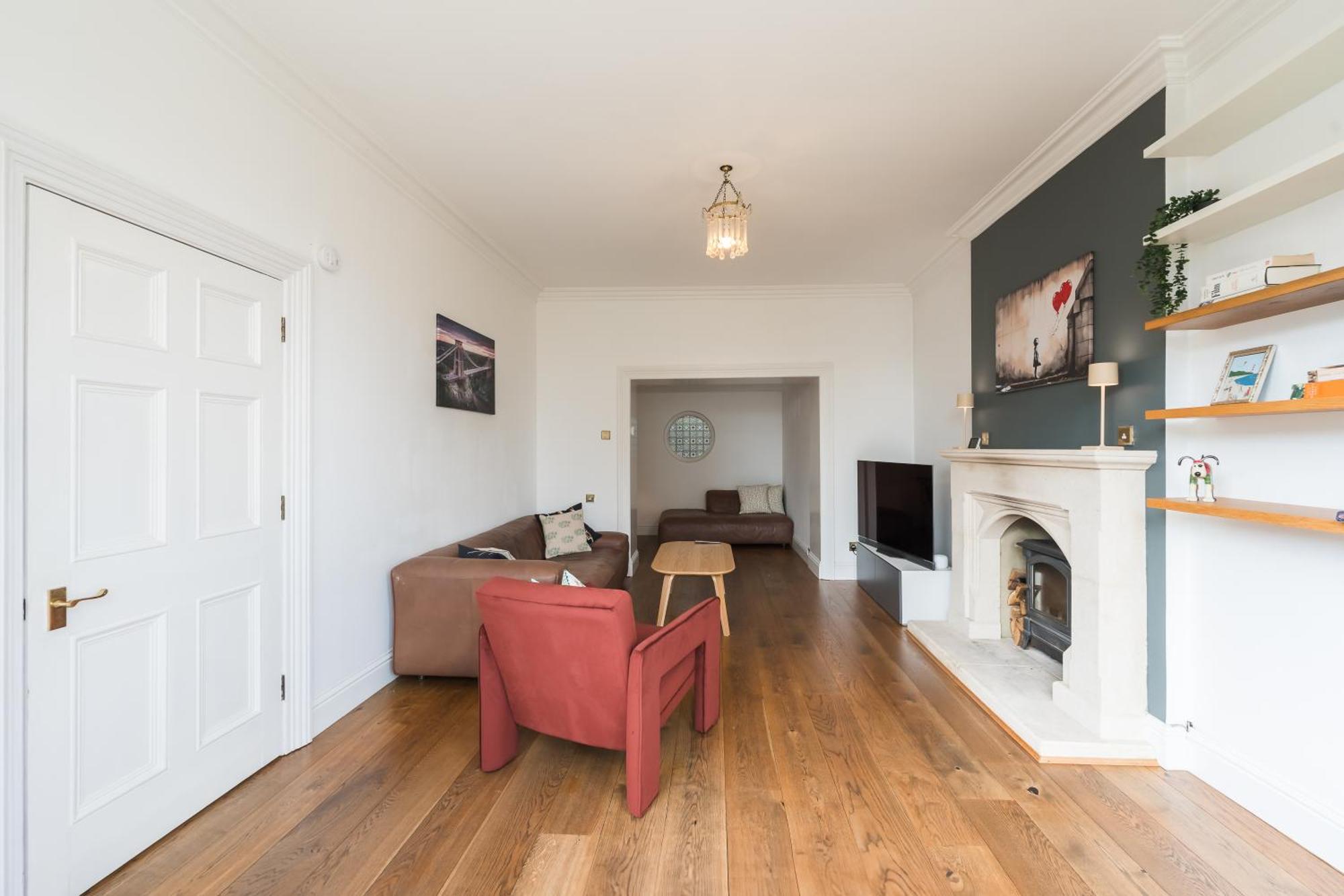 Luxurious Victorian In Charming Cotham Pousada